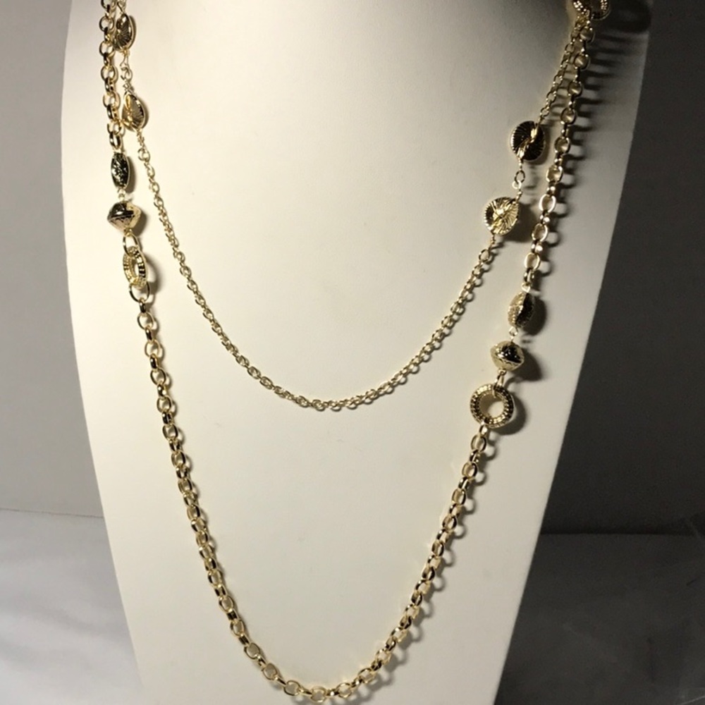 Shiny gold tone necklace/ double strands in very good pre-owned condition